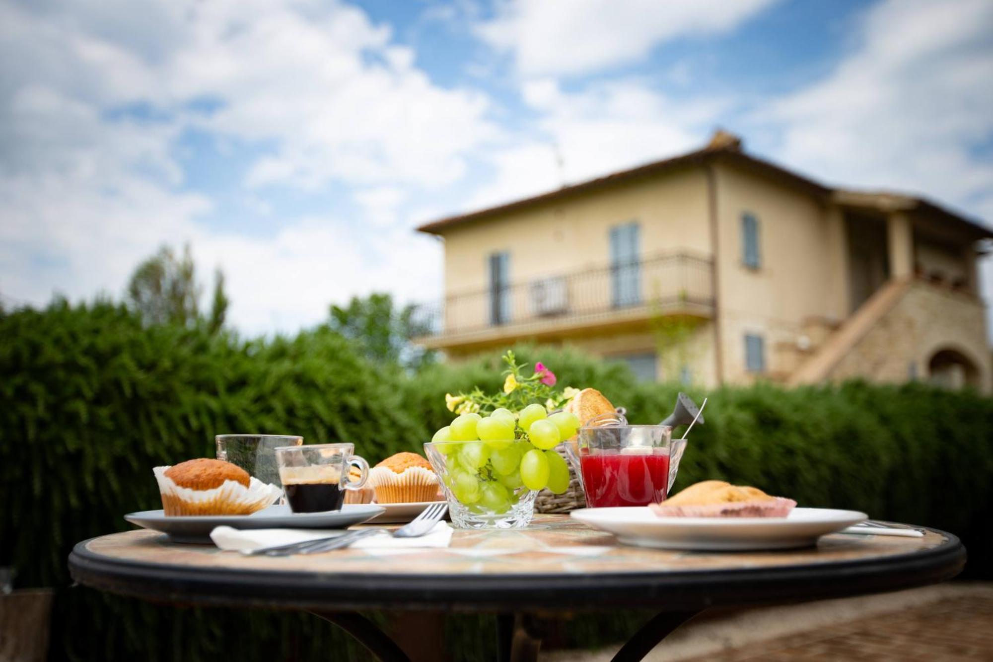 Agriturismo Qui E Ora بيفانيا الغرفة الصورة