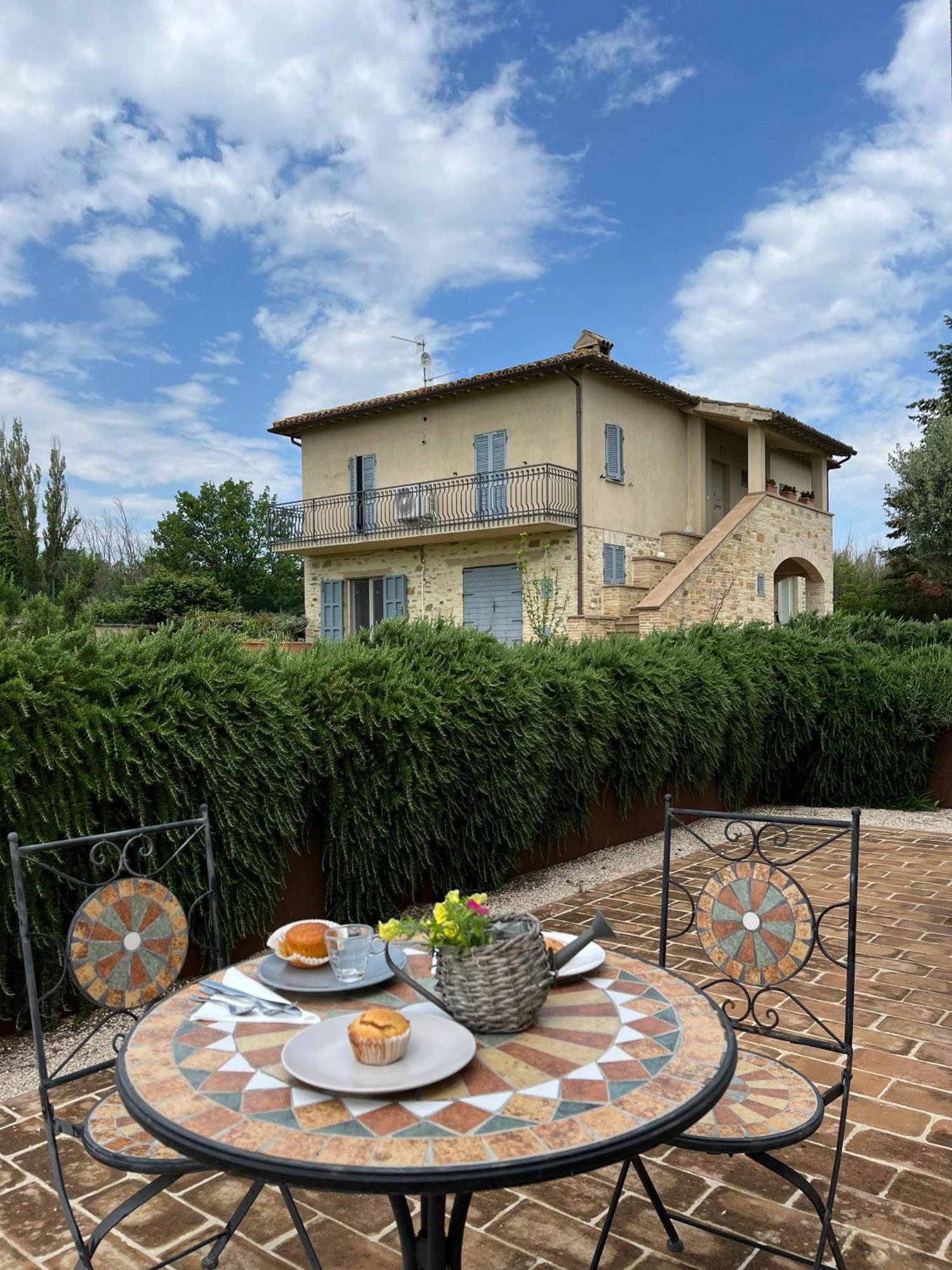 Agriturismo Qui E Ora بيفانيا المظهر الخارجي الصورة